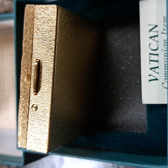 Communion Item - Picture 5 of 8